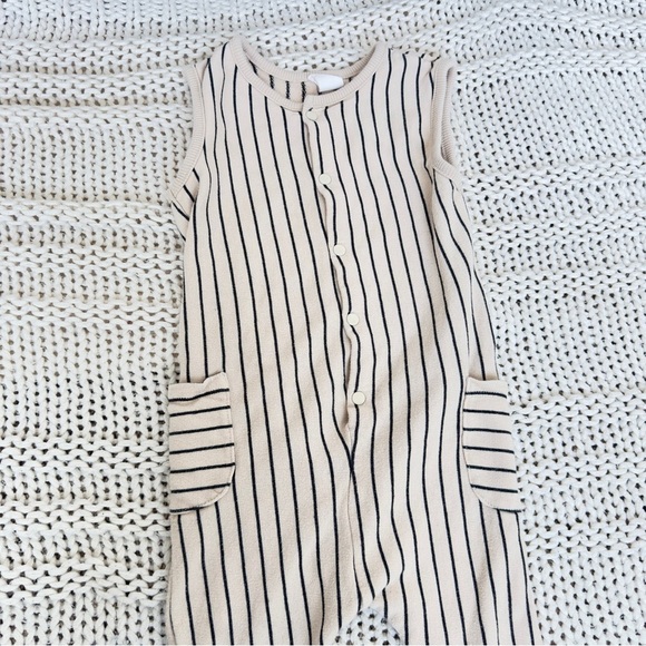 H&M Cream and Black Striped One Piece Romper 2T - Picture 4 of 9